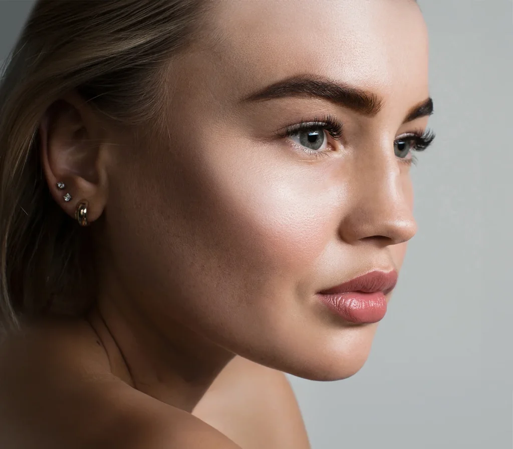 woman with long, thick lashes